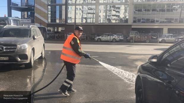 За две недели весенней уборки коммунальщики сделали Петербург и окраины чище