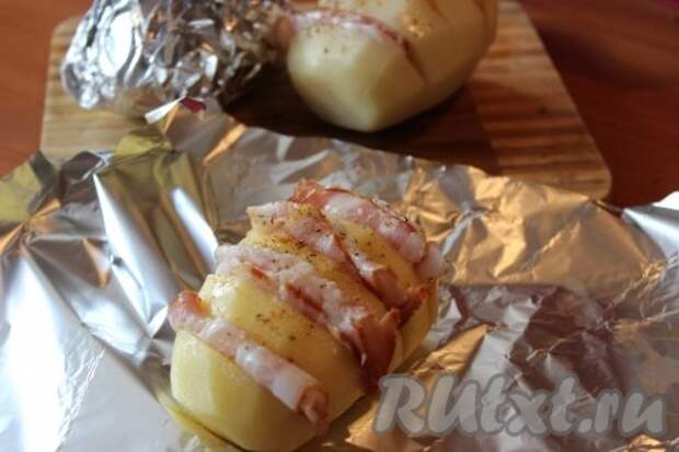 Картошка гармошка с беконом в микроволновке рецепт с фото