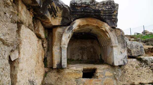 Разгадана тайна древней смертоносной пещеры в Турции