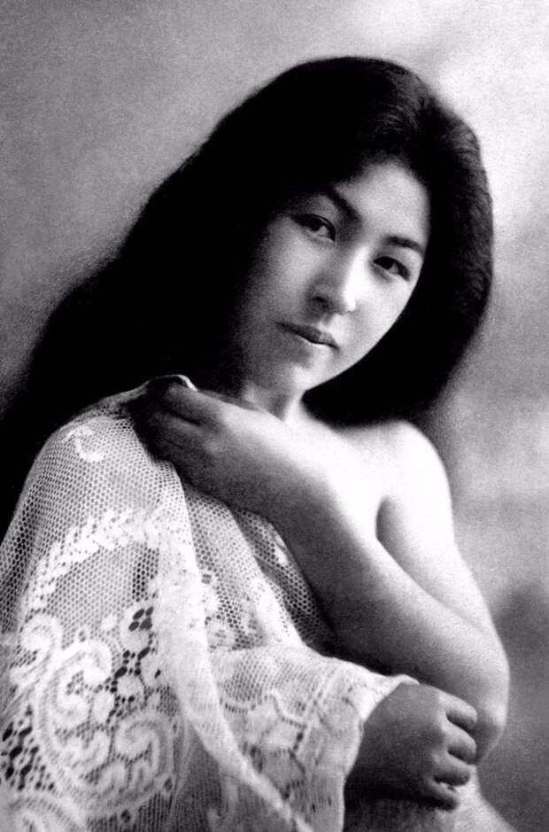 Без кимоно: молодые гейши в студийных портретах 1900-х годов 11