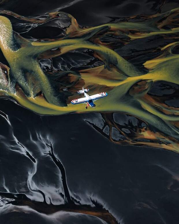 Потрясающие аэроснимки, сделанные с самолета в небе над Исландией и Гренландией