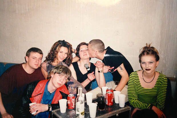 10 фото с московских рейвов 90-х в клубе «Птюч»