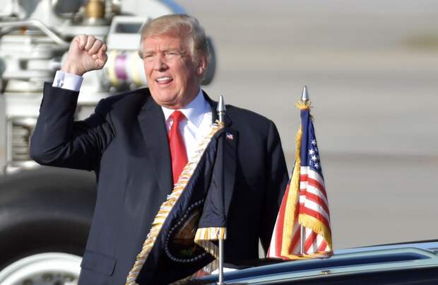 Трамп вылетел в Швейцарию на форум в Давосе после вынужденной смены борта