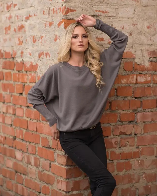 Как стильно носить кофту модели летучая мышь: 10 модных сочетаний