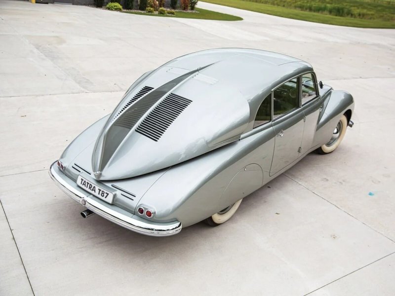 Tatra T87 – автомобиль, который запретили водить нацистам