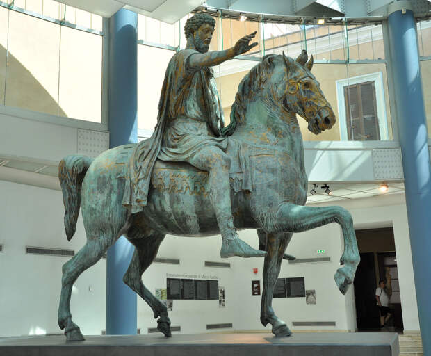 Конная статуя императора Марка Аврелия даёт пример римской лошади крупного телосложения. Такие же лошади использовались римлянами в тяжёлой кавалерии - Экипировка античных воинов: катафрактарий | Военно-исторический портал Warspot.ru