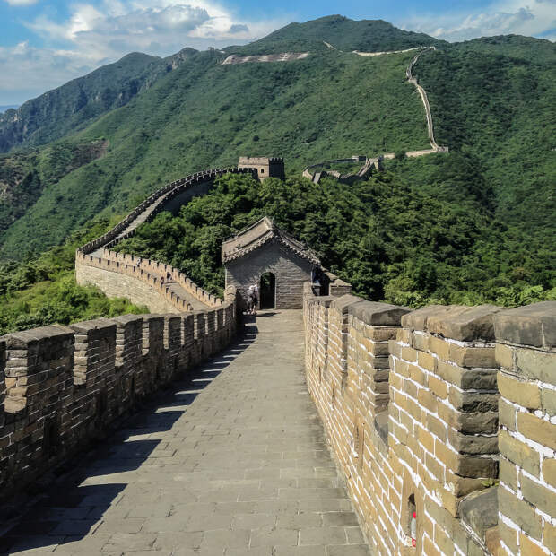 Что происходит с Великой китайской стеной - одним из величайших инженерных подвигов?