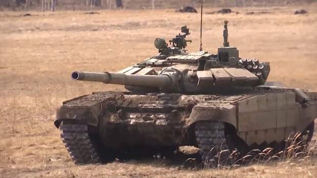 В конце статьи покажу, как танк выглядит БЕЗ брони! И что видит командир: фото от первого лица. Сначала разберемся, что вообще такое Т-72Б3М и чем он отличается от обычного.-3