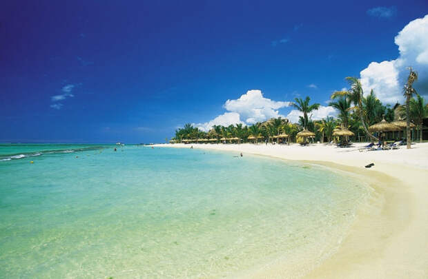 Улетели за границу, а вернулись с долгом в 500 тысяч: что упустили туристы?