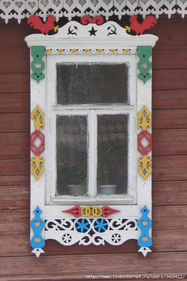 резной наличник с петухами 2 (466x700, 171Kb)