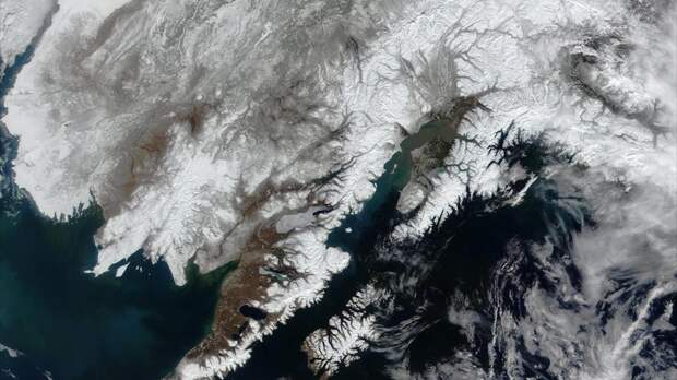 А это — Аляска. Тот самый золотоносный кусок земли, который мы когда-то продали американцам интересное, интересные фото, космос, фото