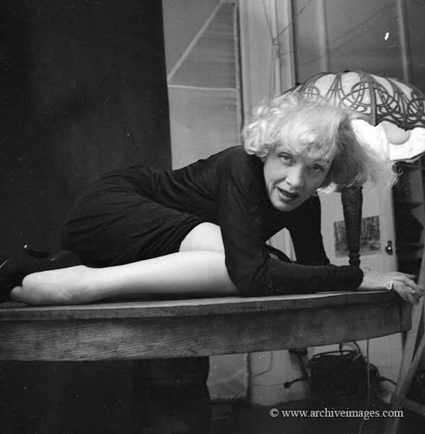 Marlene Dietrich, photo by Milton Greene, 1952