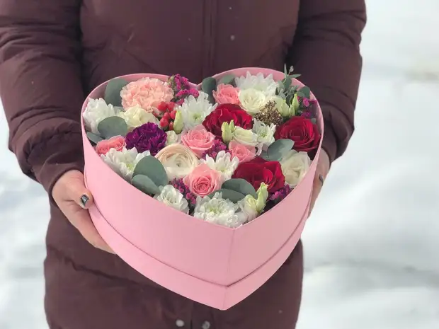 Как составить красивый букет в коробке и что для этого нужно: пошаговая инструкция