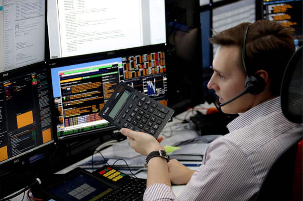 В России ограничили торговлю иностранными акциями. Что это значит