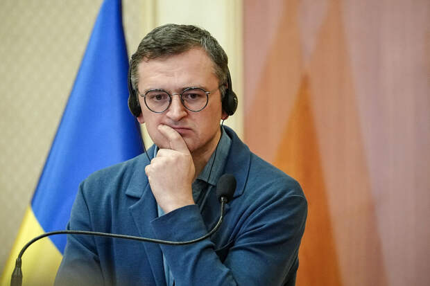 "Страна.ua": глава МИД Украины объявил предателями военнообязанных за рубежом