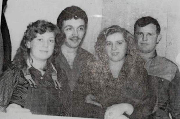 Василий и Людмила Игнатенко с друзьями