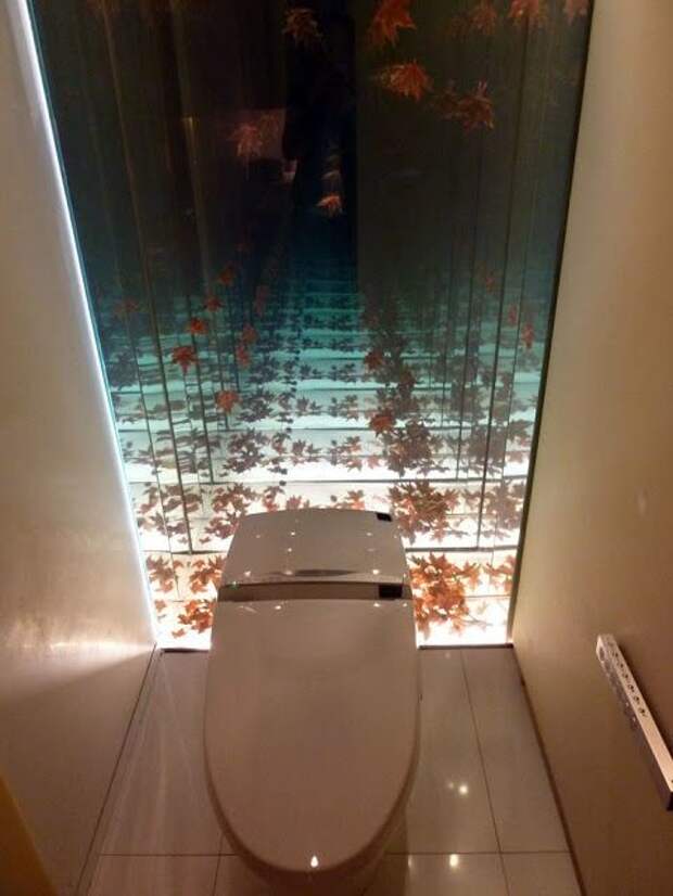 Зеркало с эффектом бесконечности в толчекане позволяет отстраниться от мирских сует дизайн, прикол, санузел, туалет, унитаз
