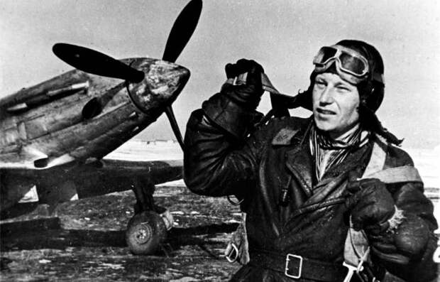 Бесстрашный летчик Покрышкин за время Великой Отечественной Войны трижды становился Героем / Фото: tass.ru