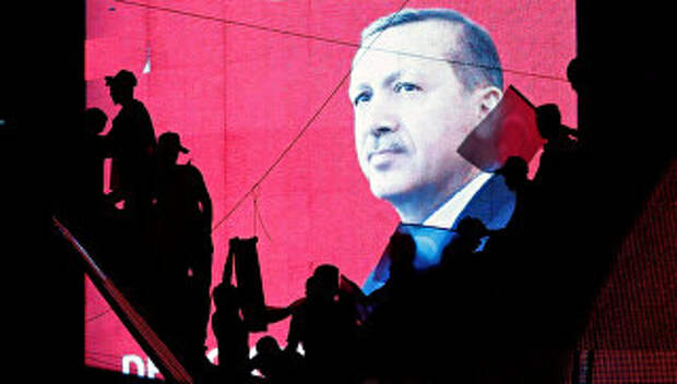 Cторонники президента Турции Тайипа Эрдогана во время проправительственной демонстрации в Анкаре