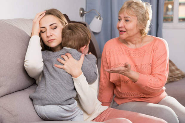 Как отучить бабушек вмешиваться в воспитание ребенка - kolobok.ua