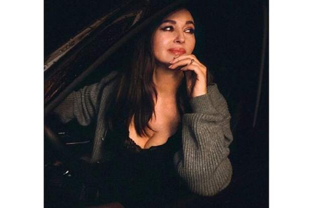 Моника Беллуччи в 61 год снова покорила сеть дерзким образом