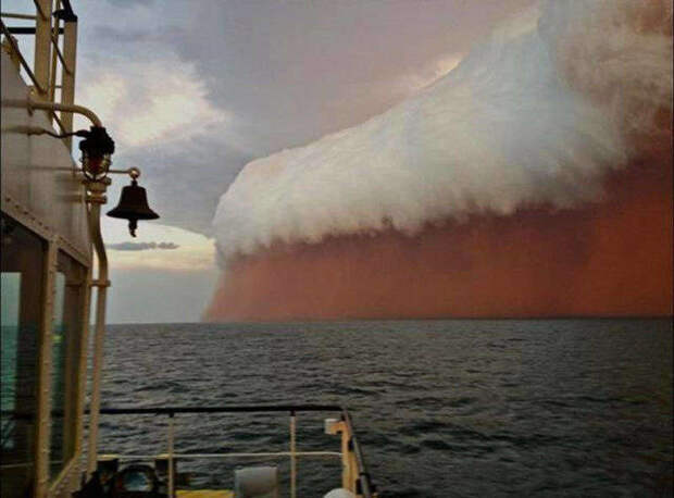 1. Пылевая буря над океаном у берегов Австралии мир, природа, странности, фотографии, человек