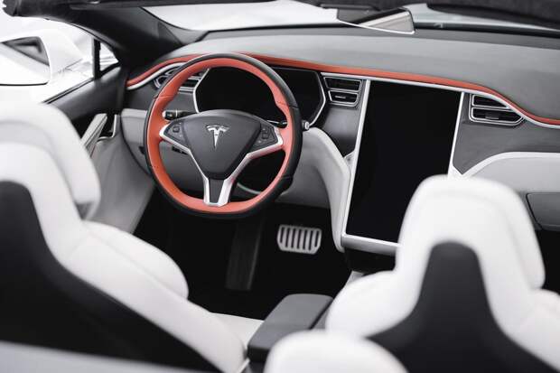 Двухдверный кабриолет Tesla Model S от Ares Design