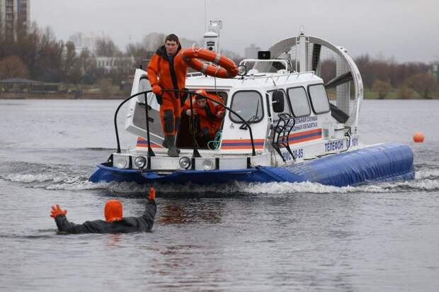 Московской городской службе спасения на воде 144 года