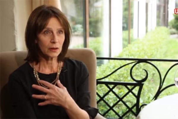 Елена Сафонова изредка видится с младшим сыном Елена Сафонова изредка видится с младшим сыном