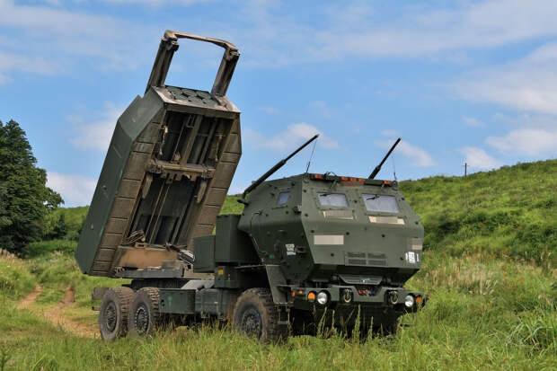 Два человека ранены в Светлодарске ДНР под украинским обстрелом из РСЗО HIMARS