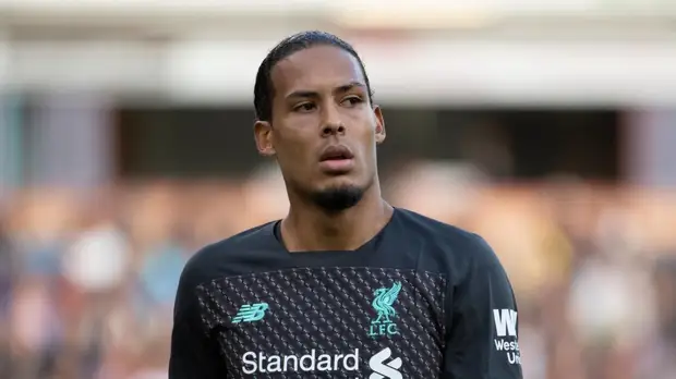 Экс-футболист «Манчестер Сити» Компани назвал ван Дейка лучшим защитником в истории АПЛ