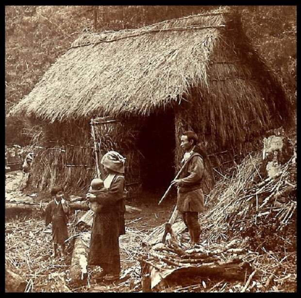 Хижина в горной местности, 1900 год. Хижина в горной местности, 1900 год.