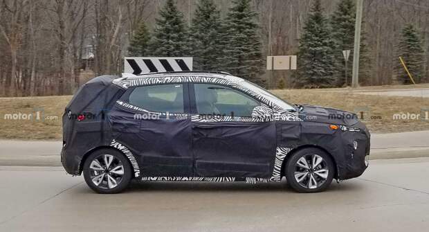 Chevy Bolt EUV 2022 года неофициально визуализирован на основе тизерных изображений