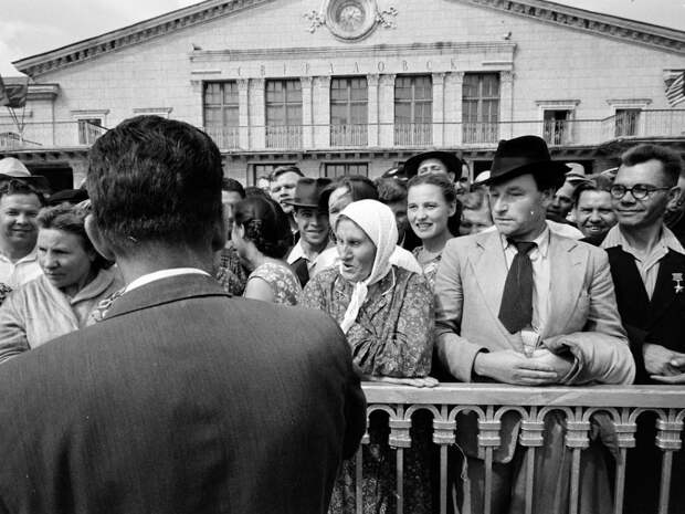 Ричард Никсон в аэропорту "Кольцово". 1959 год