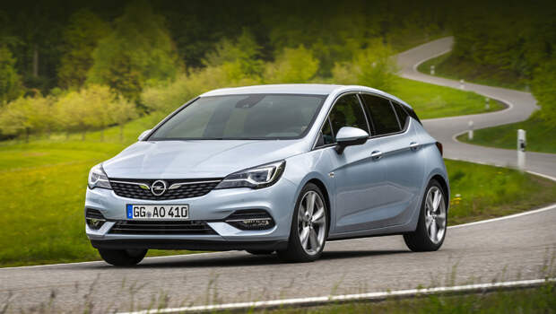 Opel astra. Замена моторов обусловлена переходом Опеля из империи General Motors в группу PSA, случившимся в 2017-м.