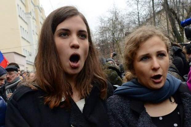Pussy Riot потребовали взыскать с России 250 тысяч евро Pussy Riot потребовали взыскать с России 250 тысяч евро