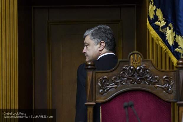 Порошенко не трогают, про закон о языке забыли: у Киева резко «стерлась» память?