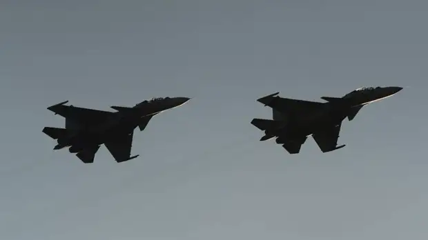 Два российских Су-30 сопроводили над Чёрным морем четыре самолёта ВВС США