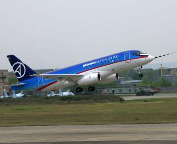 самолёт Sukhoi Superjet 100