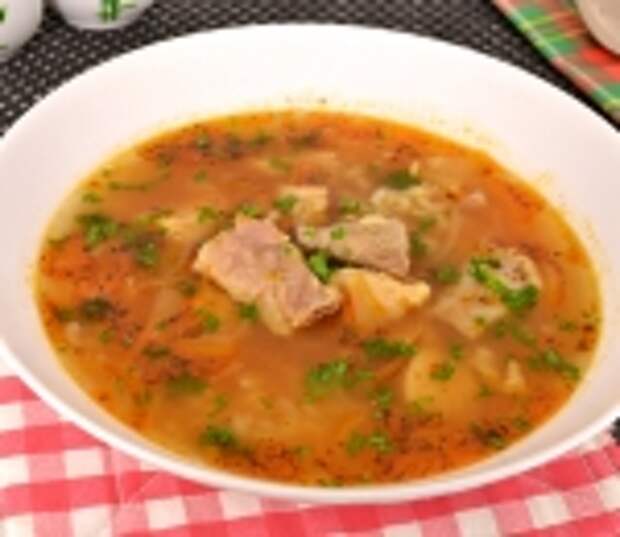 Острый суп с курицей, свининой и рисом