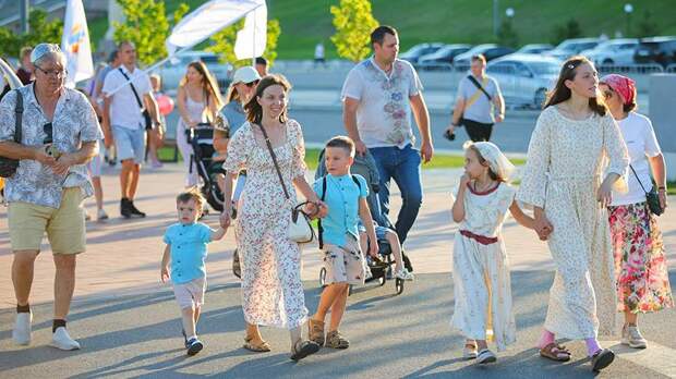Во Всероссийском параде семьи приняли участие более 300 тыс. человек
