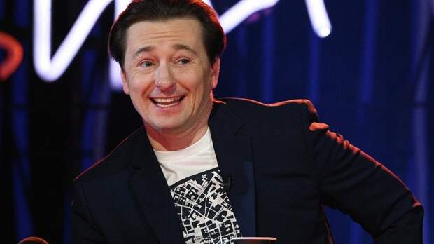 Актёр Сергей Безруков потребовал компенсацию за продажу масок с его лицом