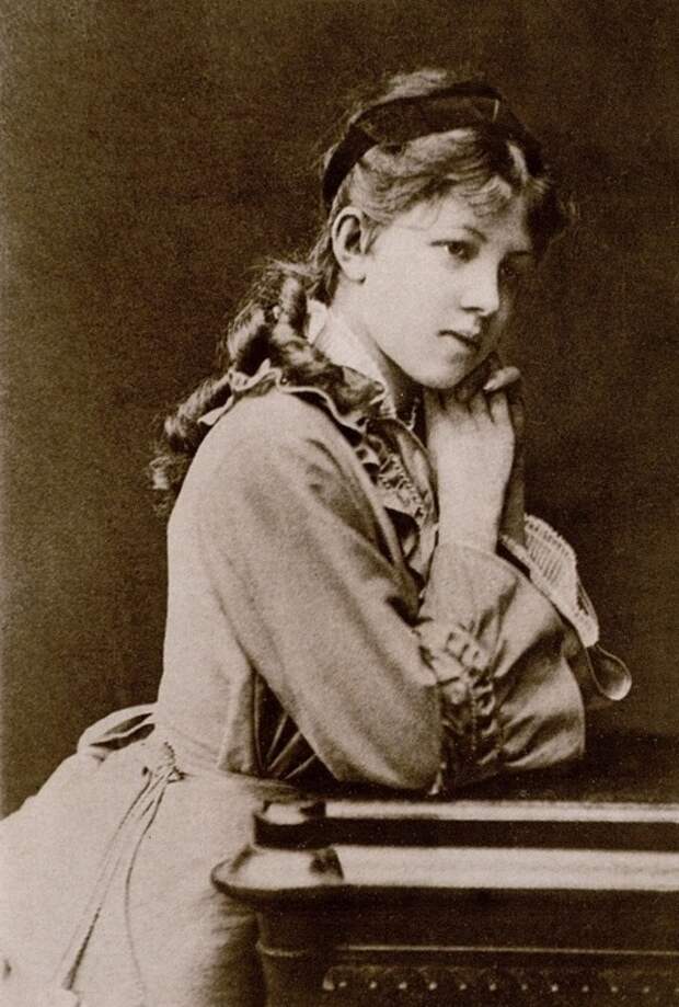 Александра Андреевна Блок — мать поэта. Варшава, 1880 год Александра Андреевна Блок — мать поэта. Варшава, 1880 год