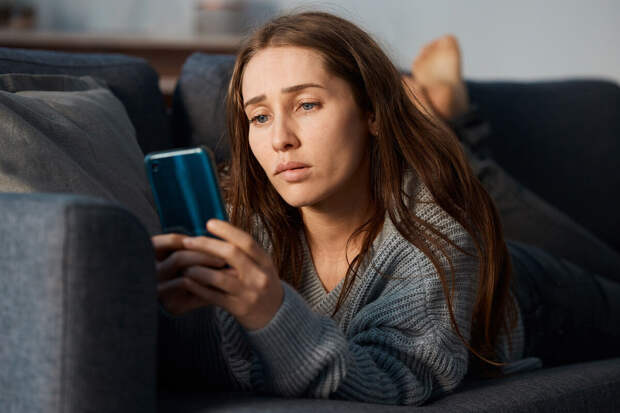 НИУ ВШЭ: тревожные люди склонны преувеличивать негативные эмоции в коллективе