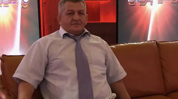 Кормье поддержал Нурмагомедова, опубликовав видео с его отцом