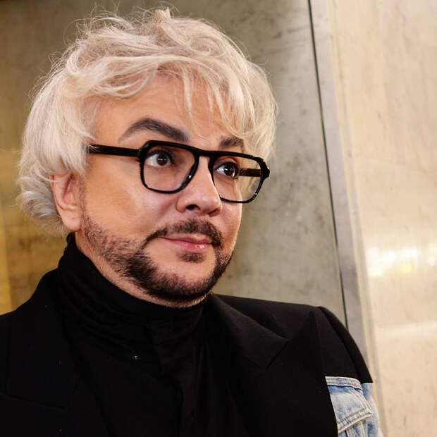 Киркоров оправдался за курение в аэропорту