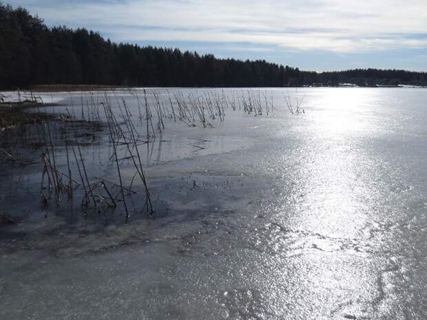 Важное знание для любителей рыбалки или игр на замершем озере. /Фото: n-skater.ru