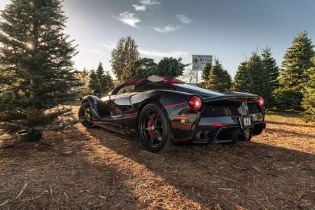 Подержанный суперкар LaFerrari Aperta выставили на продажу