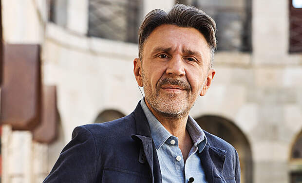 Сергей Шнуров назначен ведущим шоу "Форт Боярд": первые кадры со съемок