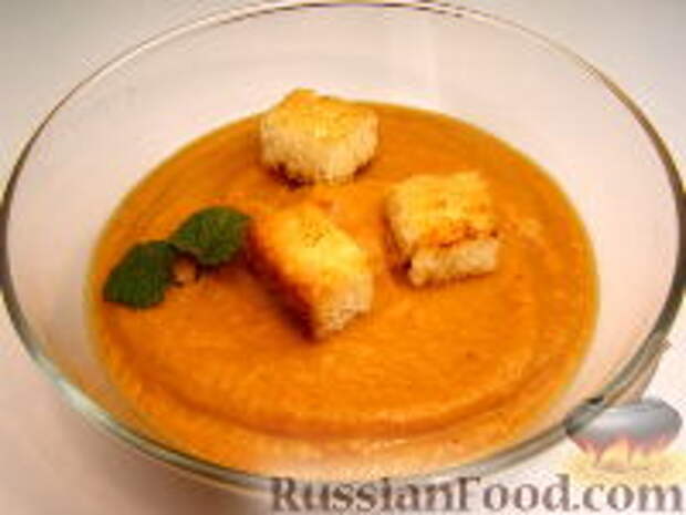 Фото приготовления рецепта: Сладкий тыквенный крем-суп с корицей - шаг №9